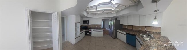Building Photo - 2450 Sweetwater Country Club Dr