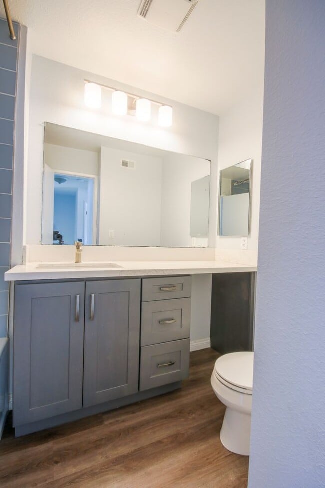 Building Photo - 7035 Lisa Ln