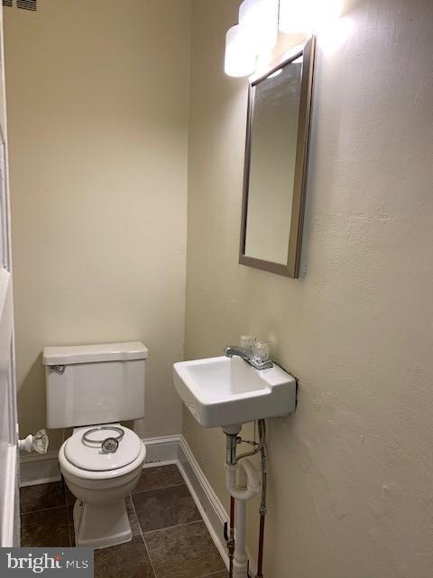 Building Photo - 2015 W Rogers Ave