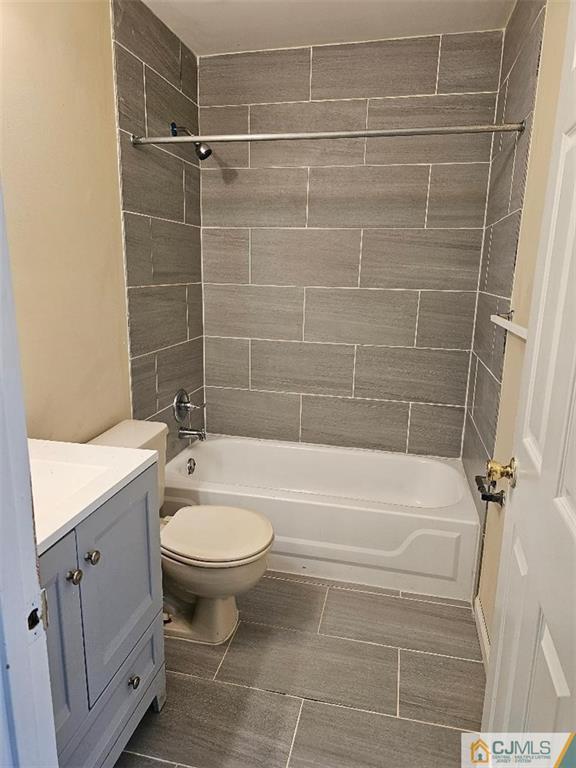 Building Photo - 5 Tanglewood Ct