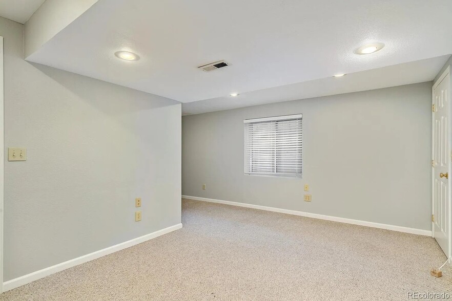 Building Photo - 8094 E Harvard Cir