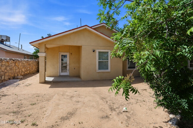 Building Photo - 12353 Tierra Apache Rd
