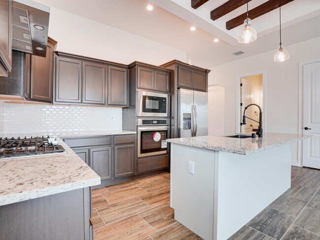 Building Photo - 392 Frodsham St