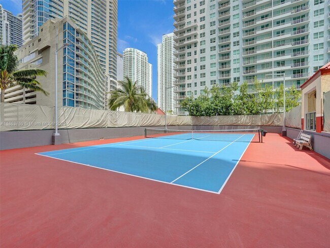 Building Photo - 1155 Brickell Bay Dr