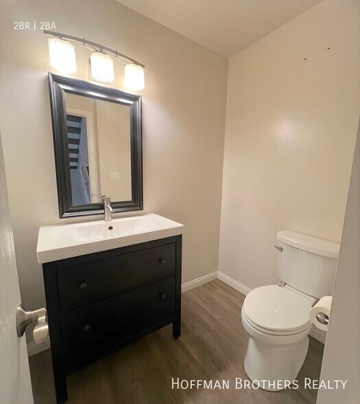 Building Photo - 2422 Graham Ave