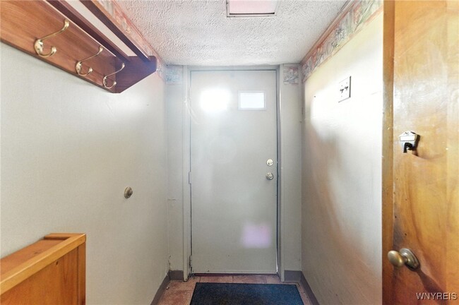 Building Photo - 841 Cleveland Dr