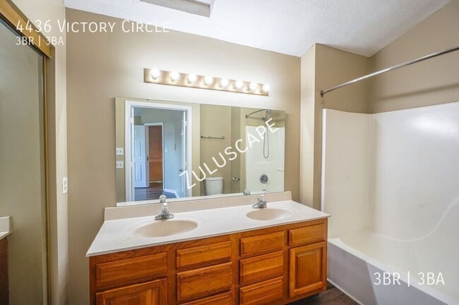 Building Photo - 4436 Victory Cir