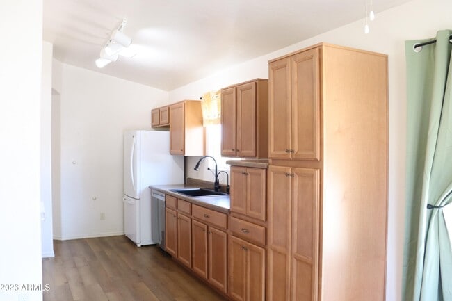 Building Photo - 5379 Almosa St