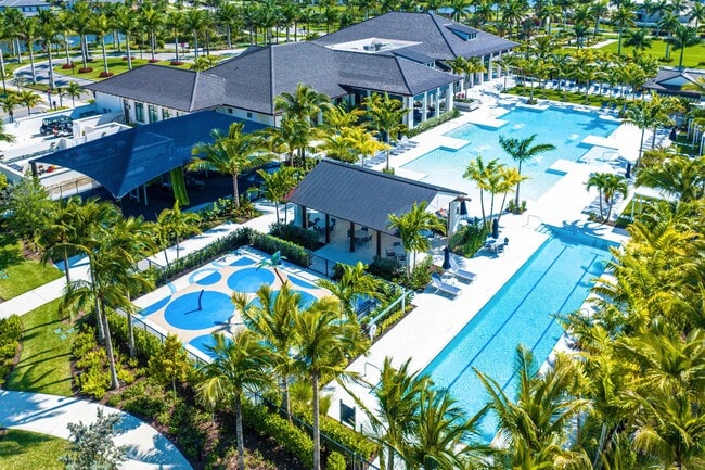 Building Photo - 9256 Crestview Cir