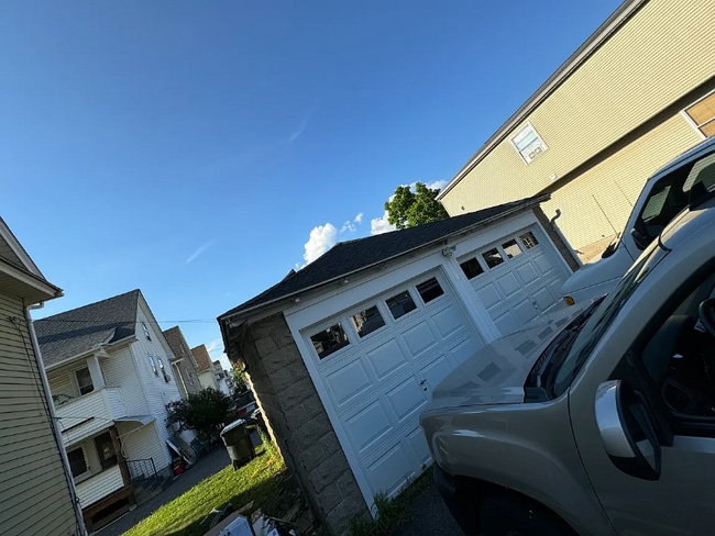 Building Photo - 63 Woodlawn St