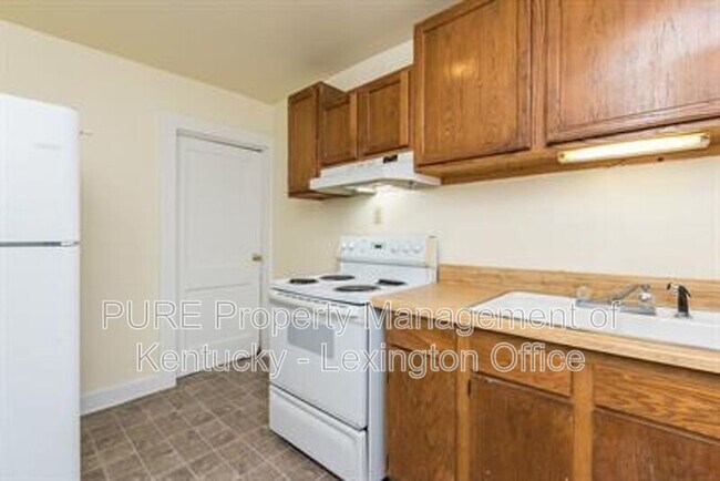 Building Photo - 7 Dogwood Ln