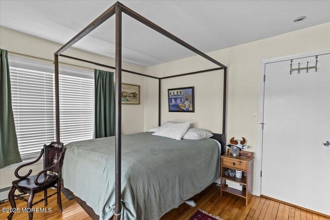 Building Photo - 1503 Comstock St