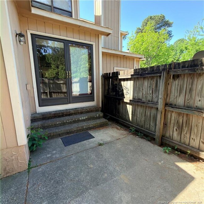 Building Photo - 1276 N Forest Dr