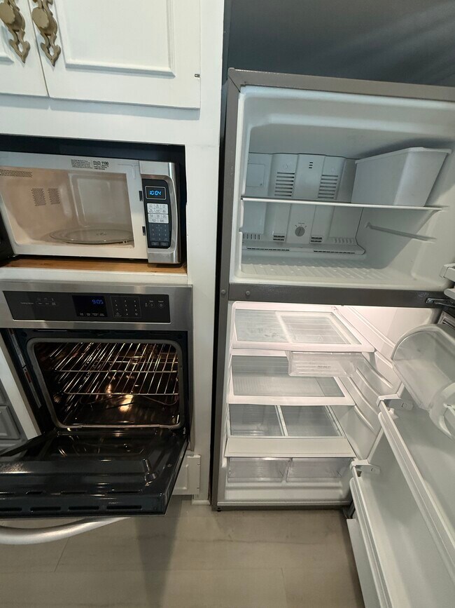 Building Photo - 1214 Rutland Rd