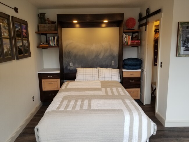 Murphy Bed - 1801 Main St