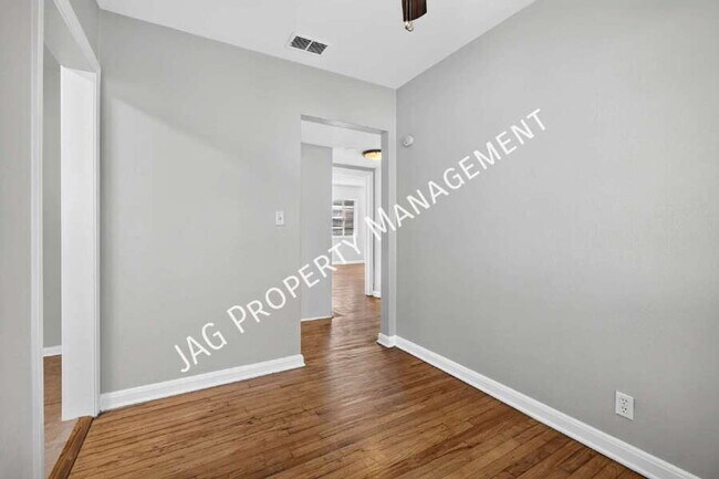 Building Photo - 2761 St Johns Ave