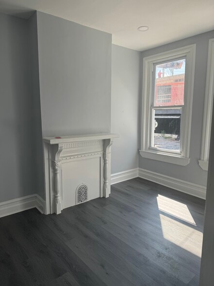 Building Photo - 2141 N 10th St