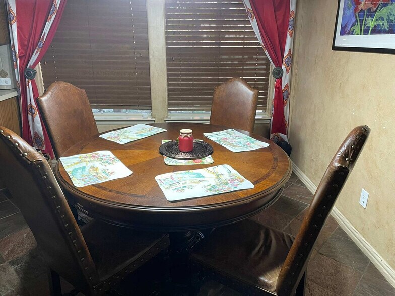 Building Photo - 9312 Warm Springs Cir