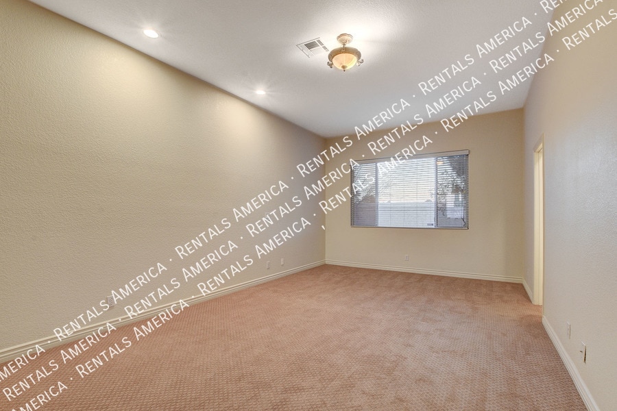 Building Photo - 8960 Echo Ridge Dr