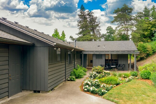Building Photo - 7725 SW Miner Way