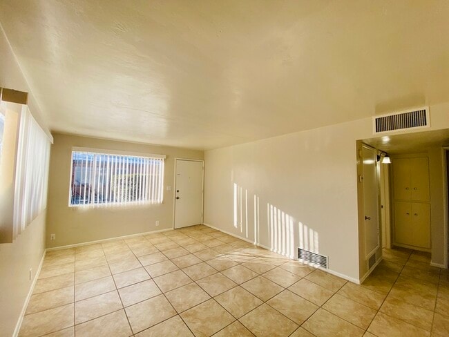 Building Photo - Corner Single Level 2 Bedroom Newly Renova...