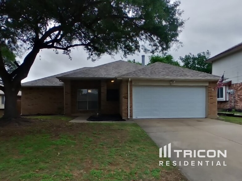 Primary Photo - 8317 Cloverglen Ln
