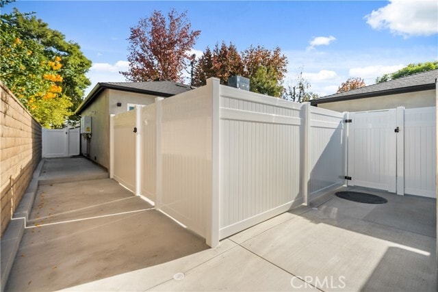 Building Photo - 6937 Jellico Ave