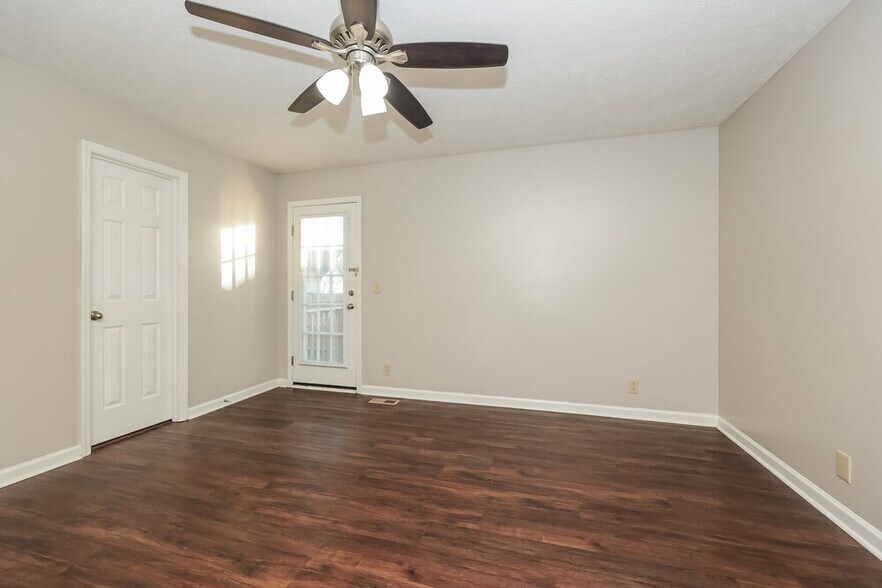 Building Photo - 3925 Calumet Dr