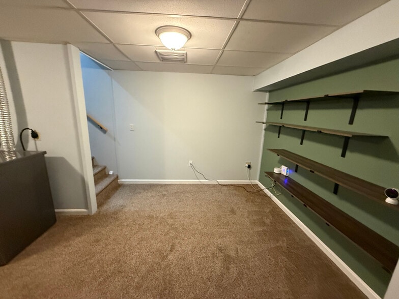 Building Photo - 105 Elmwood Dr