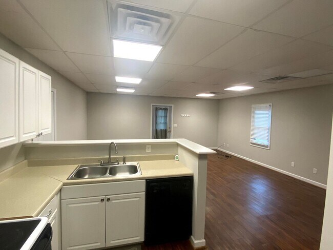 Building Photo - 80 Le Conte St