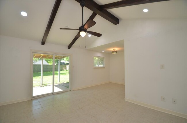 Building Photo - 2618 Foliage Green Dr
