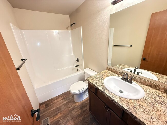 Building Photo - 710 N 29th Ave