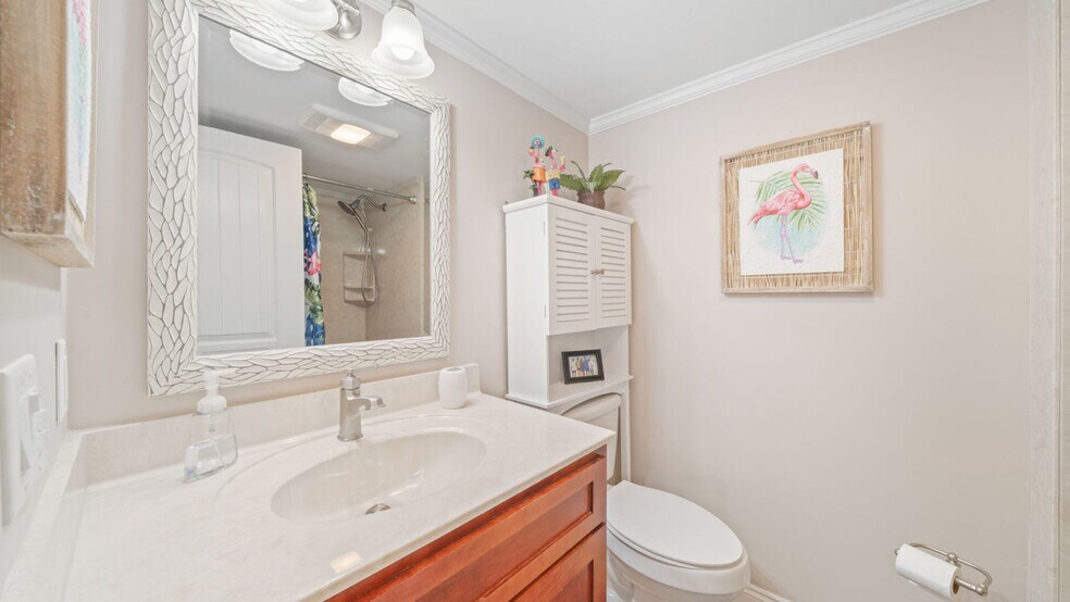 Building Photo - 7205 Thomas Dr