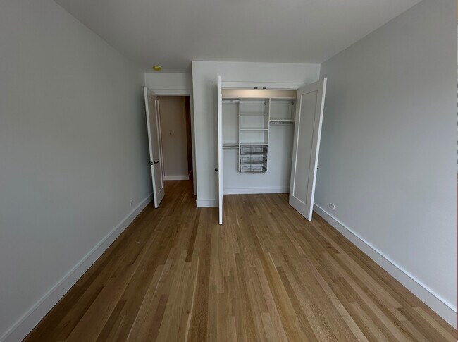 Building Photo - 4243 N Damen Ave