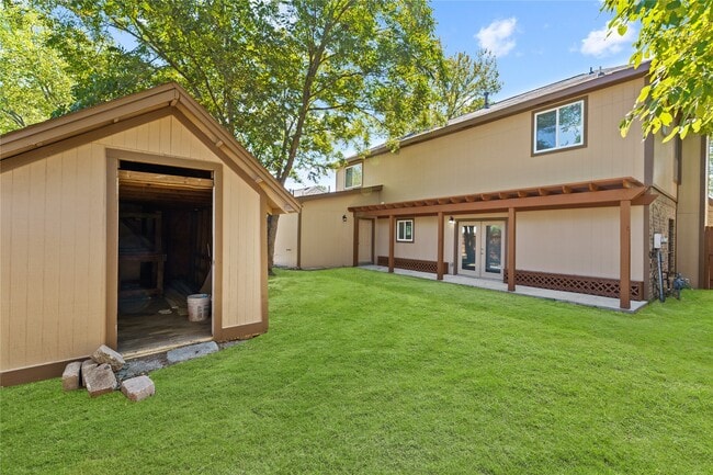 Building Photo - 4826 Brooklawn Dr