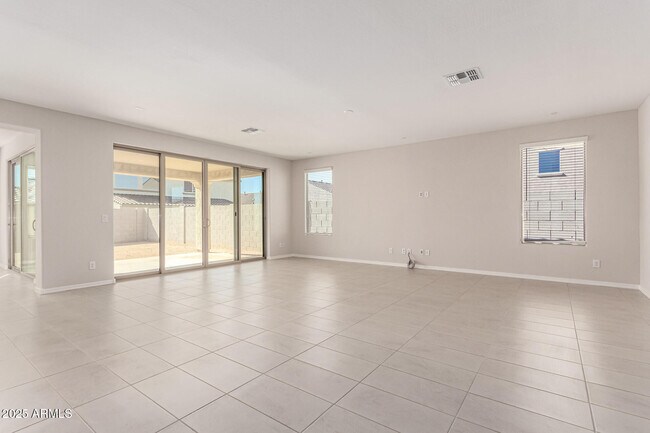 Building Photo - 17651 W Palo Verde Dr