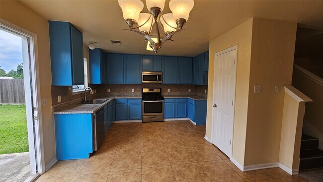 Building Photo - 22135 Greengate Dr