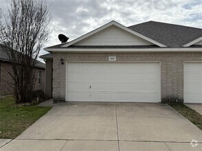 Building Photo - 812 Bur Oak Dr