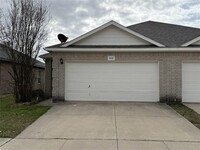 Building Photo - 812 Bur Oak Dr