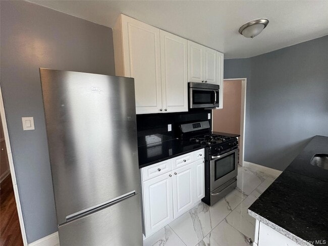 Building Photo - 153-32 77th Ave