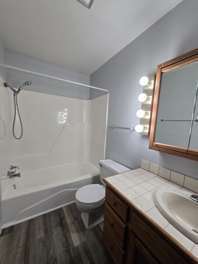 Building Photo - 918 N 39th St