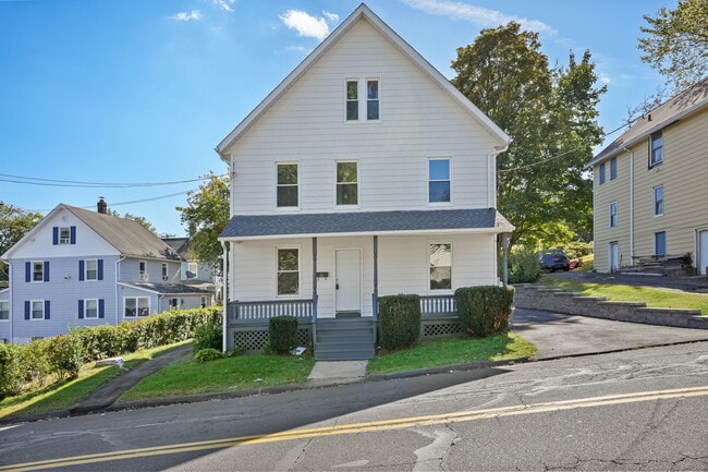 Building Photo - 10 Perry Hill Rd