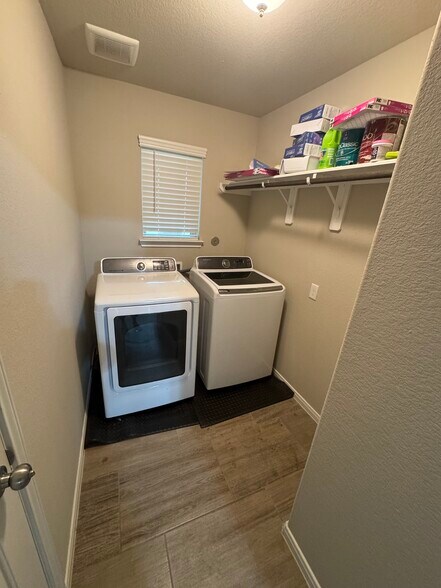 Building Photo - 7911 Tuscan Cypress Dr