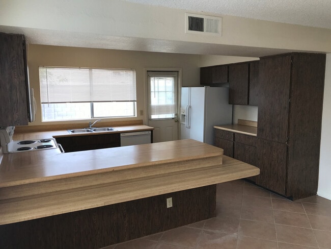 Building Photo - Mesa 3 Bed/ 2 Bath Single Story