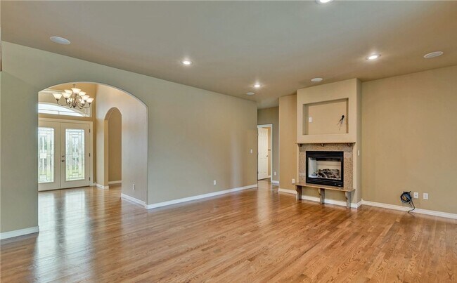 Building Photo - 89 Springhill Dr