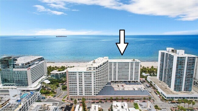 Building Photo - 2899 Collins Ave