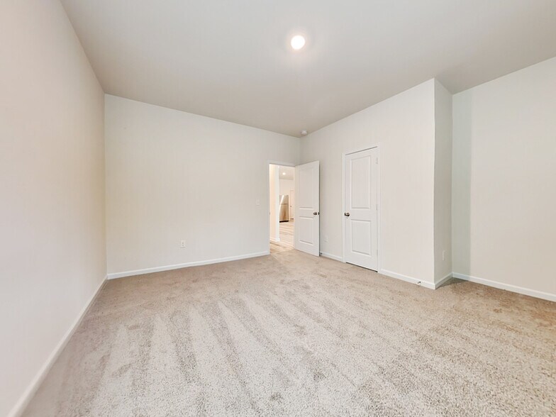 Building Photo - 332 Oliver Dr