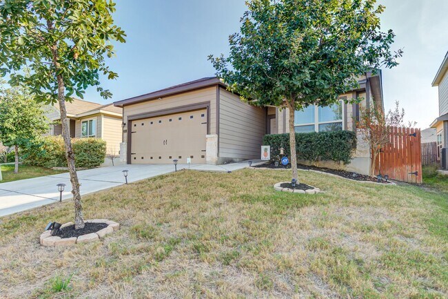 Building Photo - New one story rental home in NE San Antonio available for asap move in.