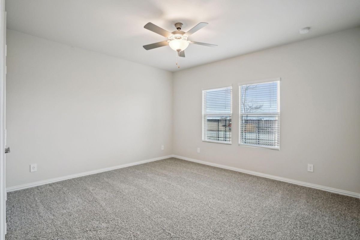 Building Photo - 115 Greenbriar Dr