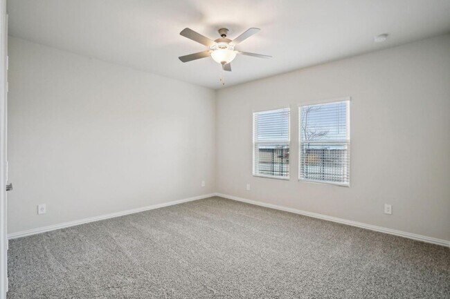 Building Photo - 115 Greenbriar Dr